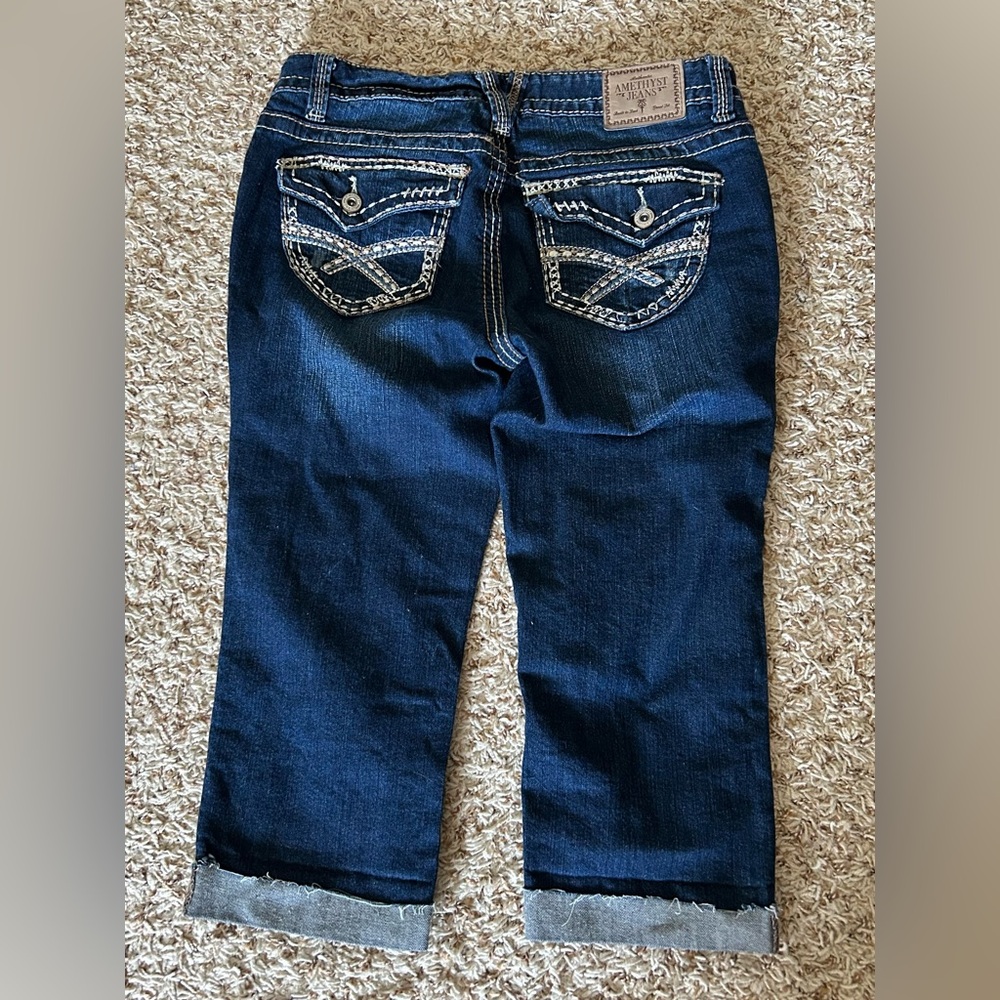 Distressed Capri Jeans for Women - Picture 2 of 3